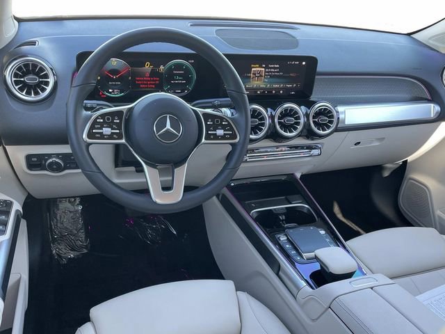 Used 2023 Mercedes-Benz EQB 300 4MATIC image 9