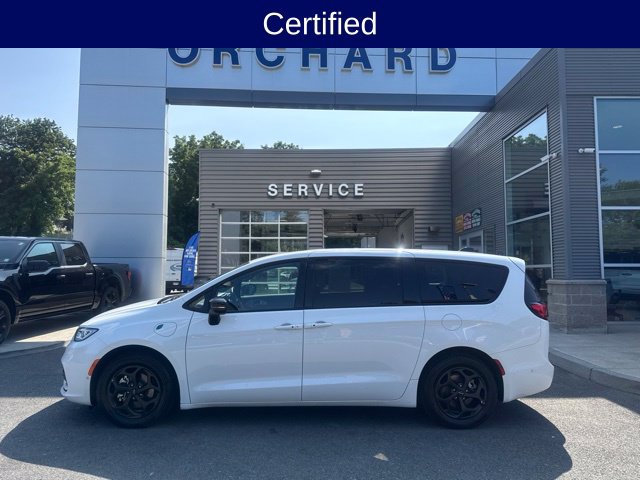 Used 2024 Chrysler Pacifica Limited FWD image 3