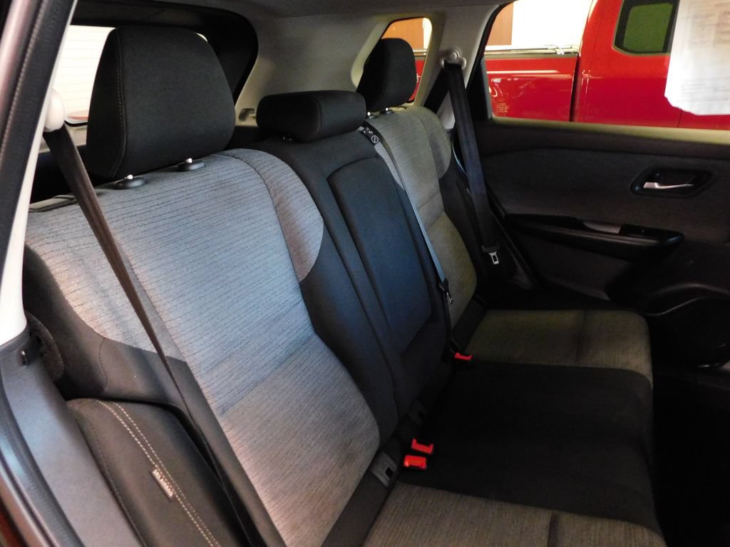 Used 2023 Nissan Rogue SV FWD image 36