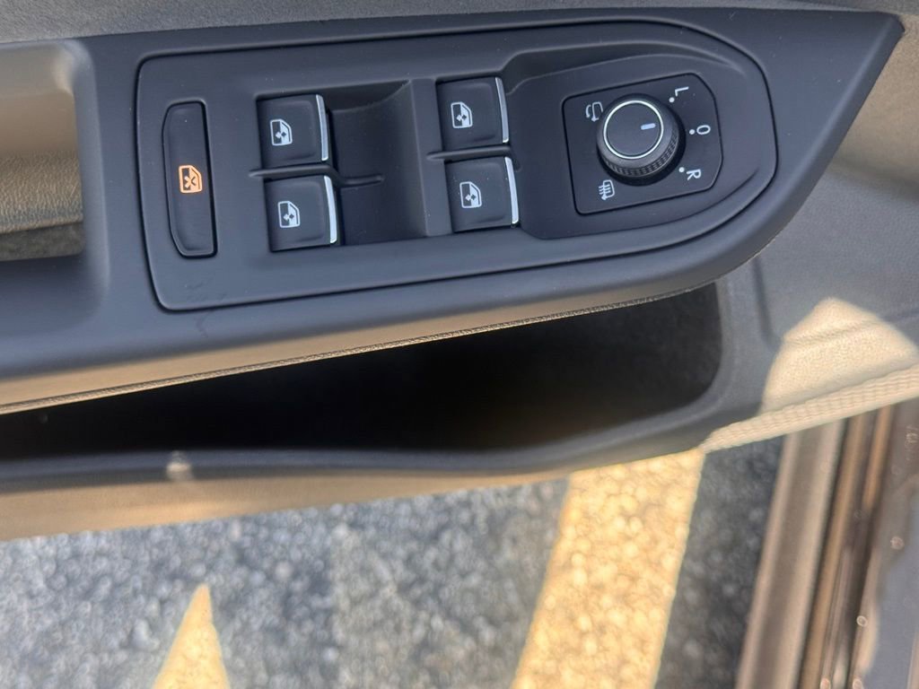 Used 2024 Volkswagen GTI SE image 16