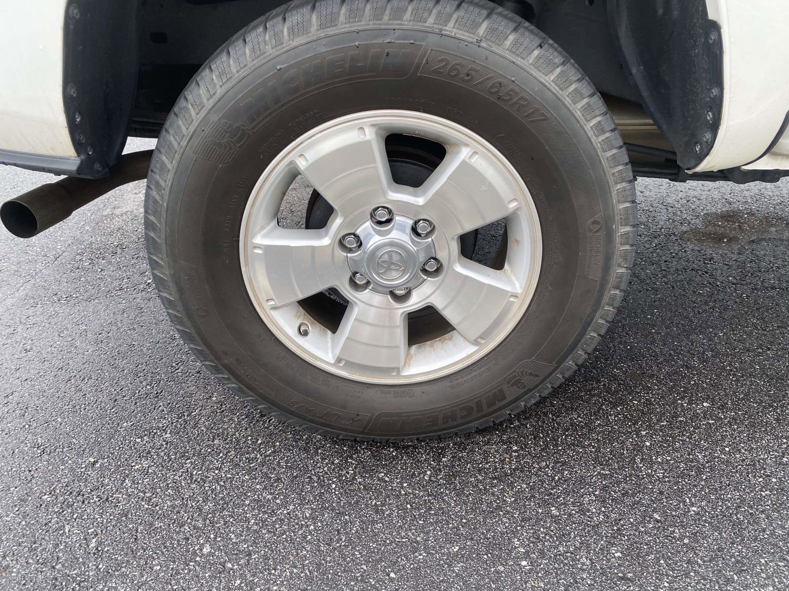 Used 2023 Toyota Tacoma SR AWD/4WD image 9