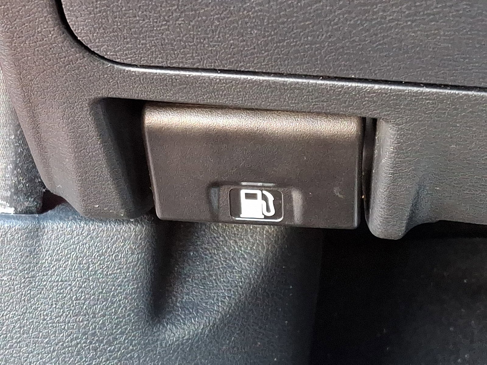 Used 2024 Nissan Sentra SV image 25