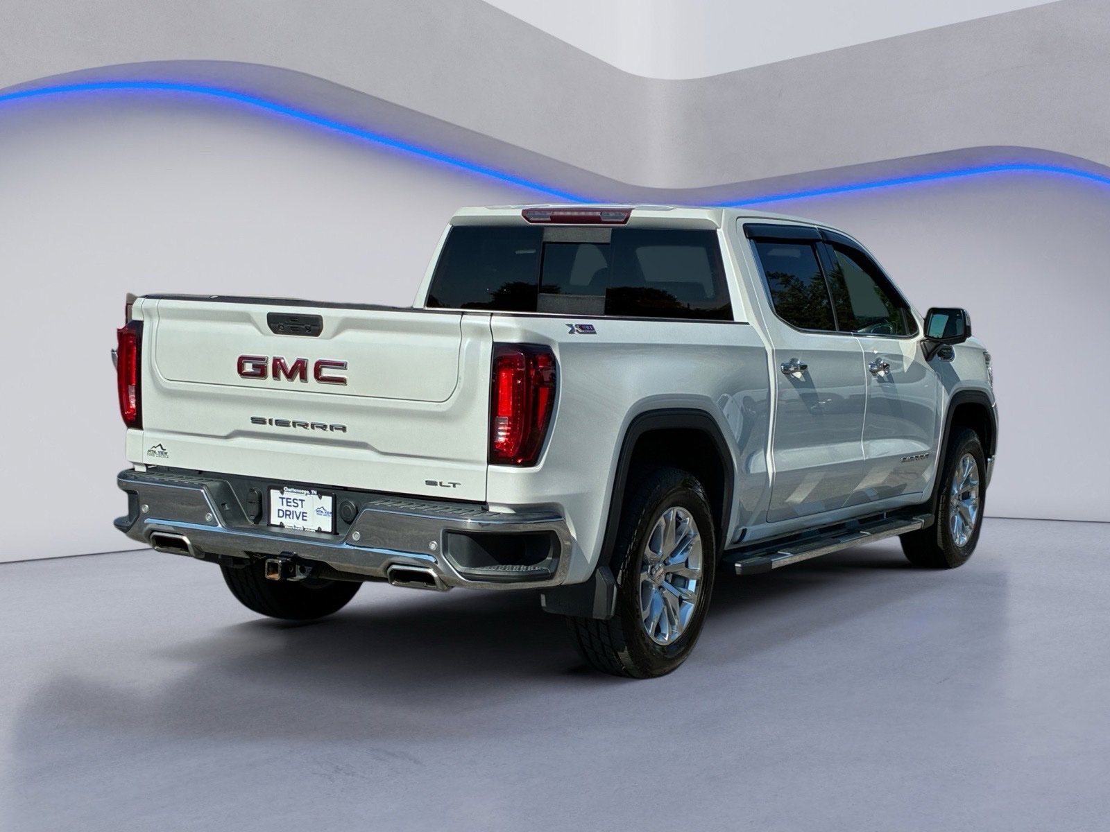 Used 2021 GMC Sierra 1500 SLT w/ SLT Premium Plus Package AWD/4WD image 3