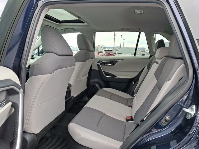 Used 2021 Toyota RAV4 XLE w/ Convenience Package image 10