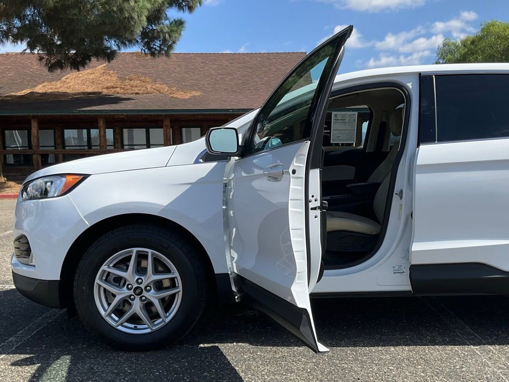 Certified 2024 Ford Edge SEL w/ Convenience Package image 68