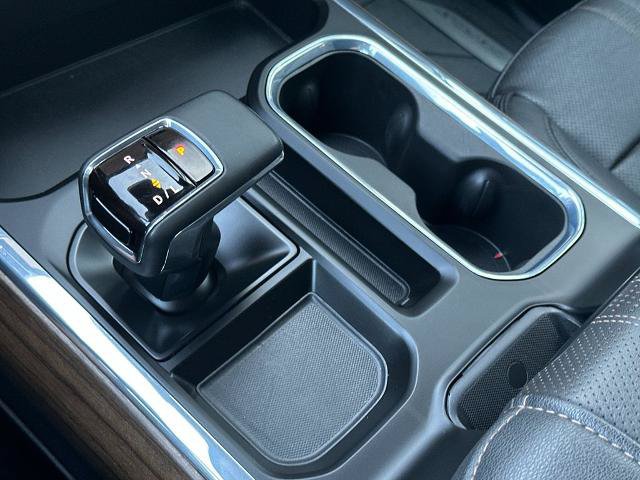 Used 2024 Chevrolet Silverado 1500 High Country w/ Technology Package AWD/4WD image 20