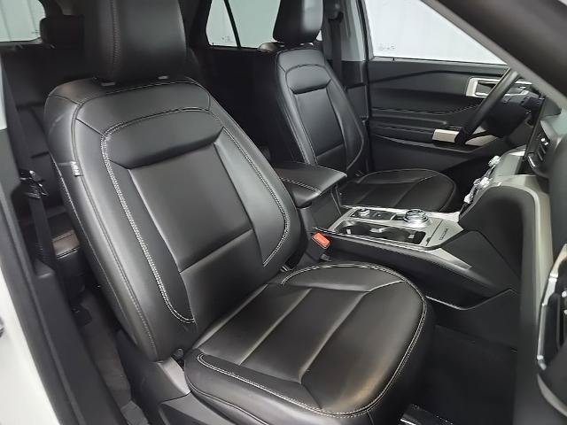 Certified 2023 Ford Explorer XLT w/ Equipment Group 202A AWD/4WD image 19