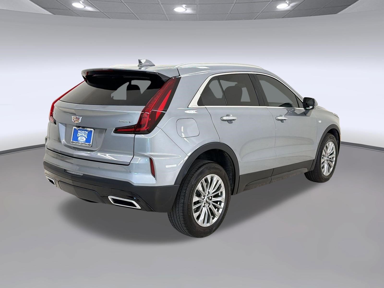 Used 2024 Cadillac XT4 Premium Luxury w/ Cold Weather Package FWD image 9