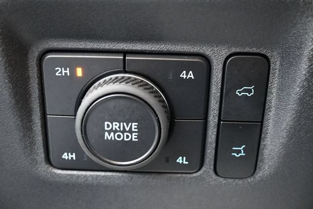 Certified 2025 Ford Expedition Active AWD/4WD image 32