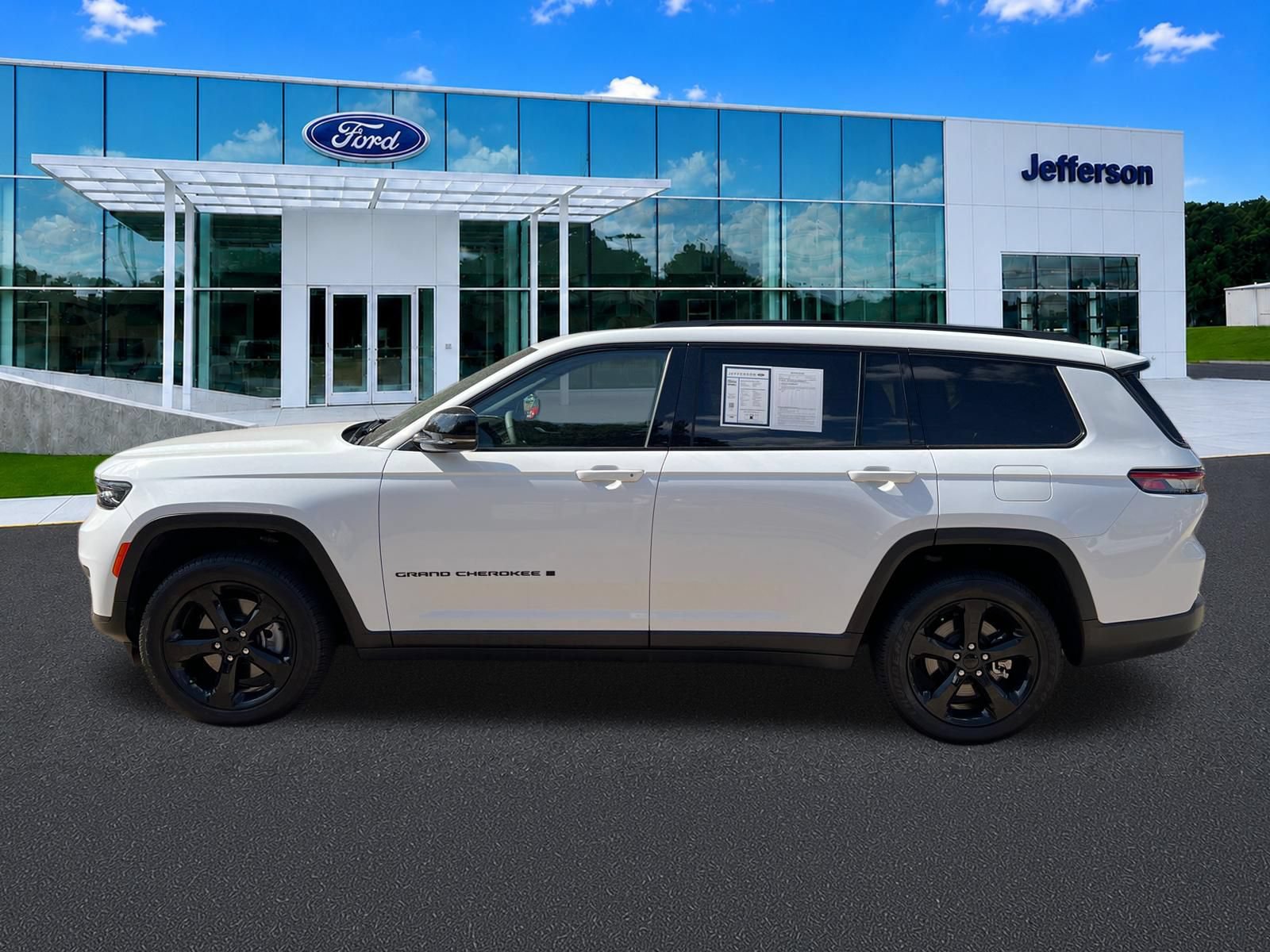 Used 2023 Jeep Grand Cherokee L Laredo AWD/4WD image 4