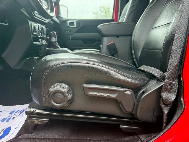 Used 2023 Jeep Wrangler Unlimited Sahara w/ Cold Weather Group image 14