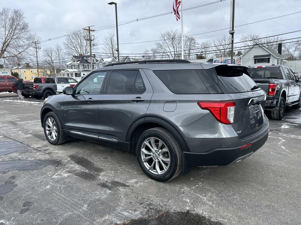 Certified 2022 Ford Explorer XLT w/ Equipment Group 202A image 7