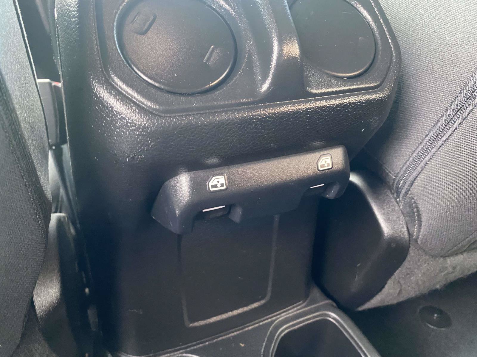 Used 2018 Jeep Wrangler Unlimited Sport S AWD/4WD image 13