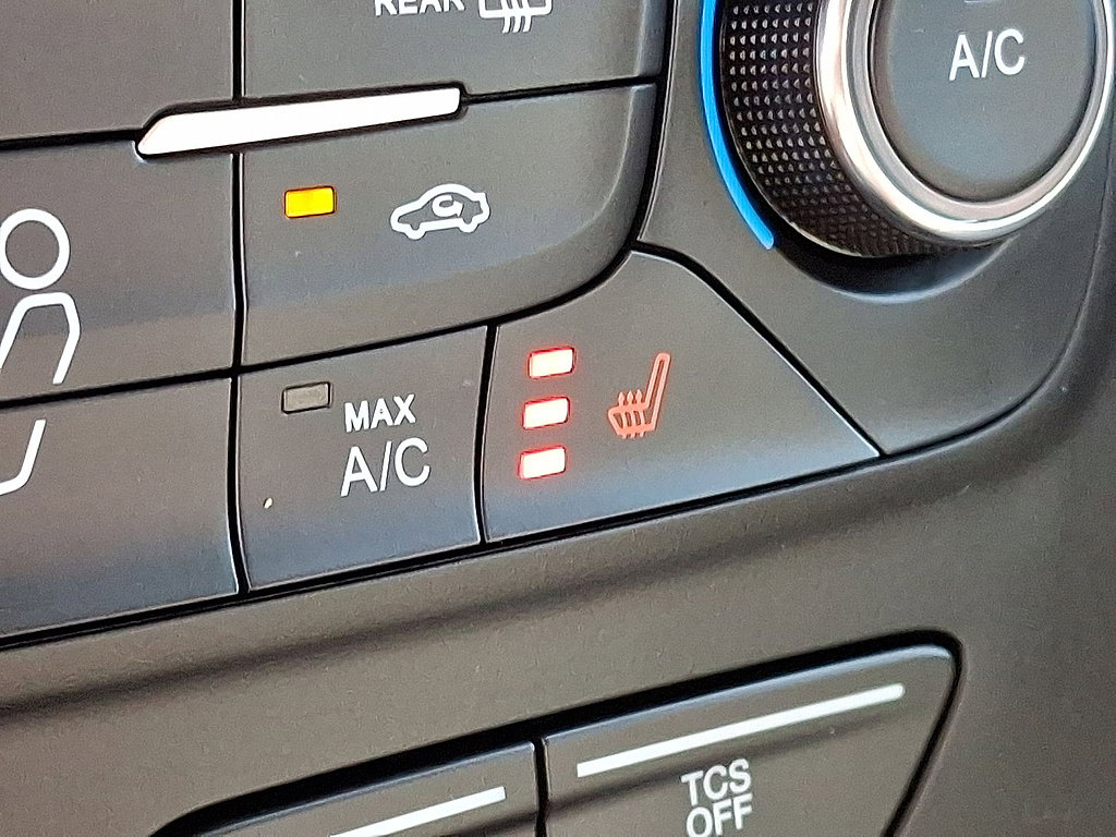 Certified 2017 Ford Escape SE w/ SE Cold Weather Package AWD/4WD image 25