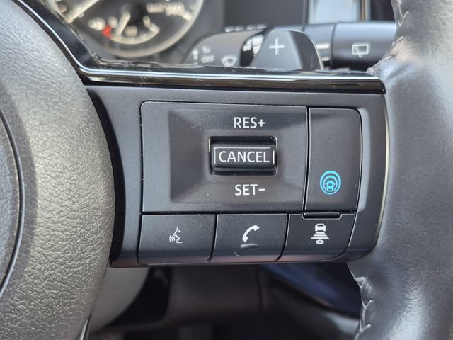 Used 2025 Nissan Pathfinder SL AWD/4WD image 17