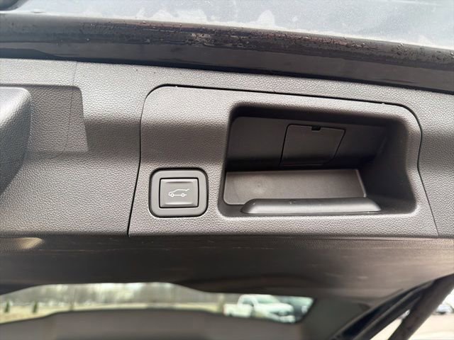 Used 2023 GMC Acadia AT4 w/ Technology Package image 12