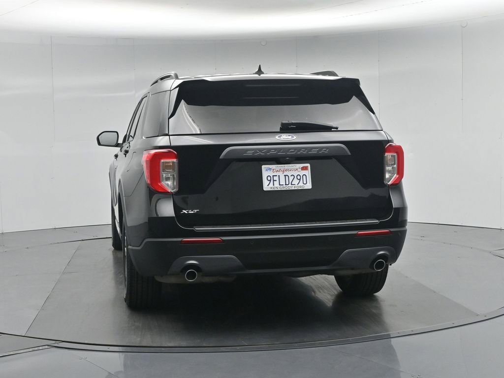 Certified 2022 Ford Explorer XLT w/ Equipment Group 202A RWD image 31