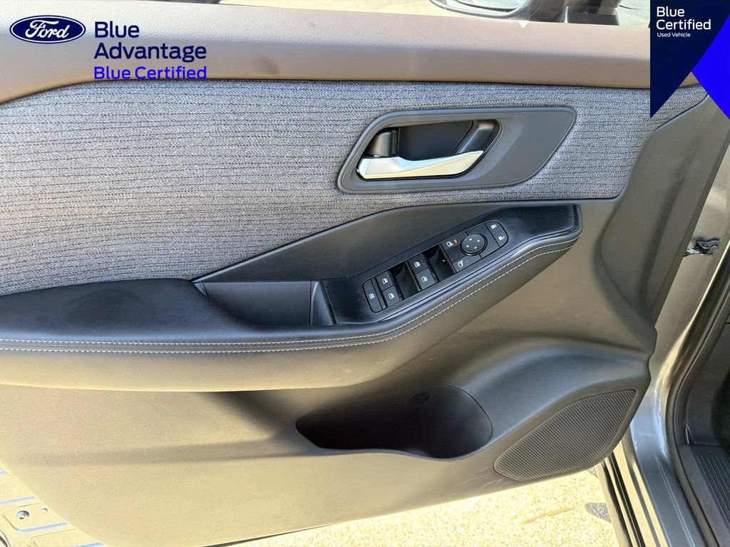 Used 2023 Nissan Rogue SV FWD image 16