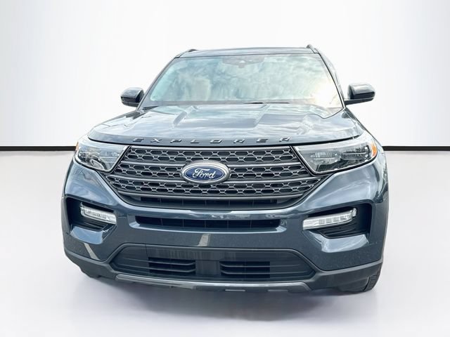 Certified 2022 Ford Explorer XLT w/ Equipment Group 202A AWD/4WD image 3