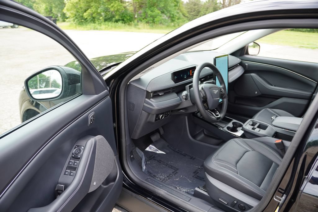 Certified 2025 Ford Mustang Mach-E Premium AWD/4WD image 14