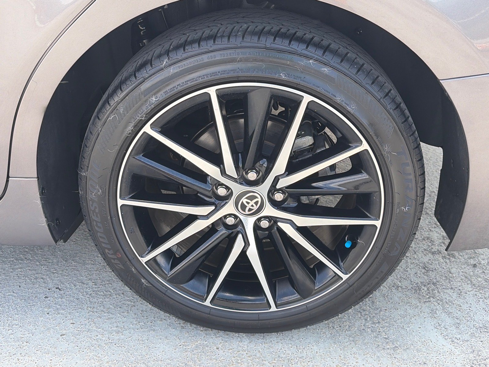 Used 2024 Toyota Camry SE FWD image 21