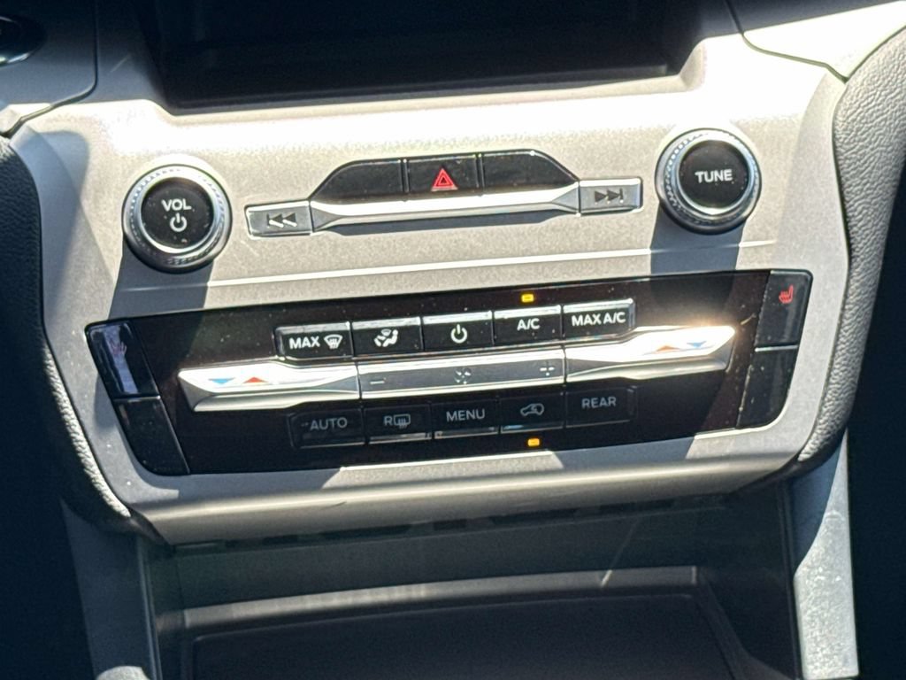 Certified 2023 Ford Explorer XLT RWD image 23