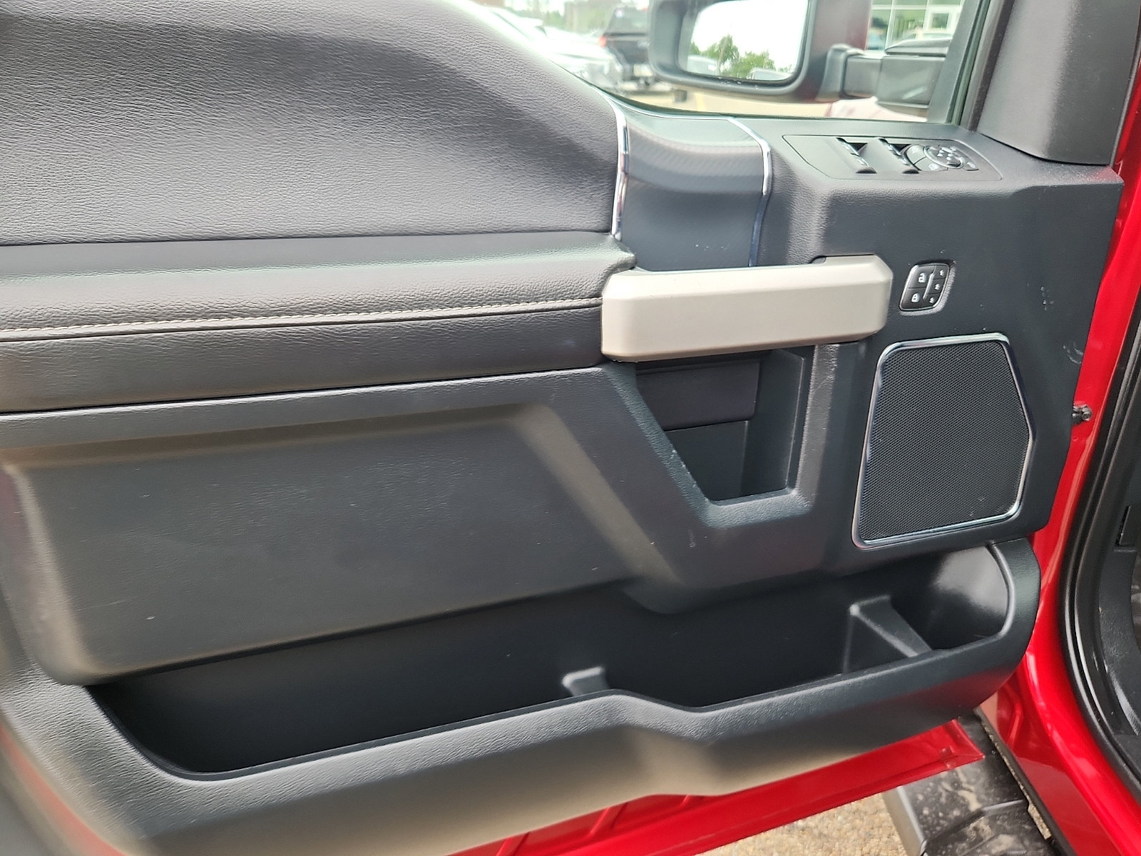 Certified 2019 Ford F150 Lariat w/ Equipment Group 502A Luxury AWD/4WD image 11