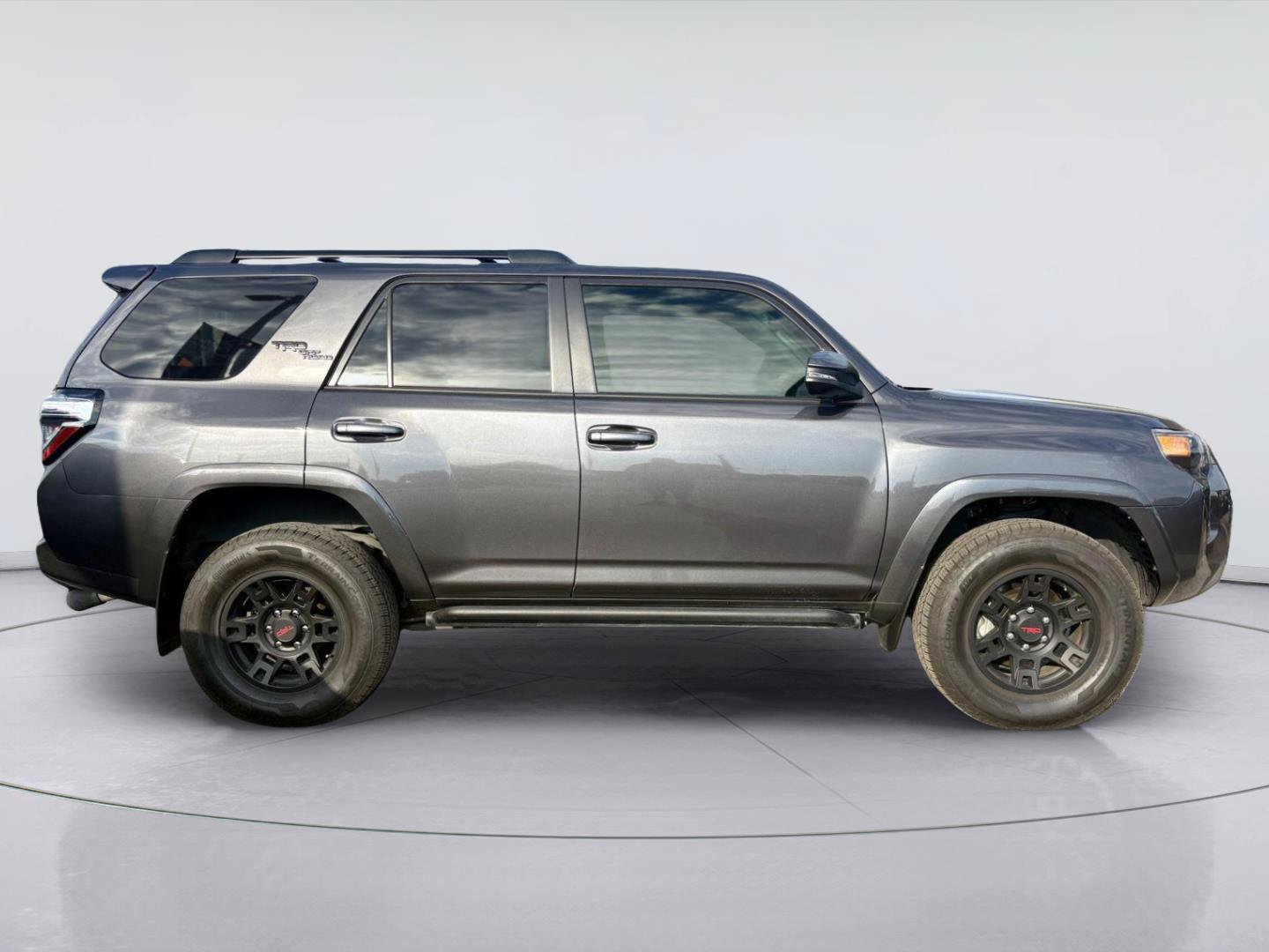 Used 2022 Toyota 4Runner TRD Off-Road Premium AWD/4WD image 3