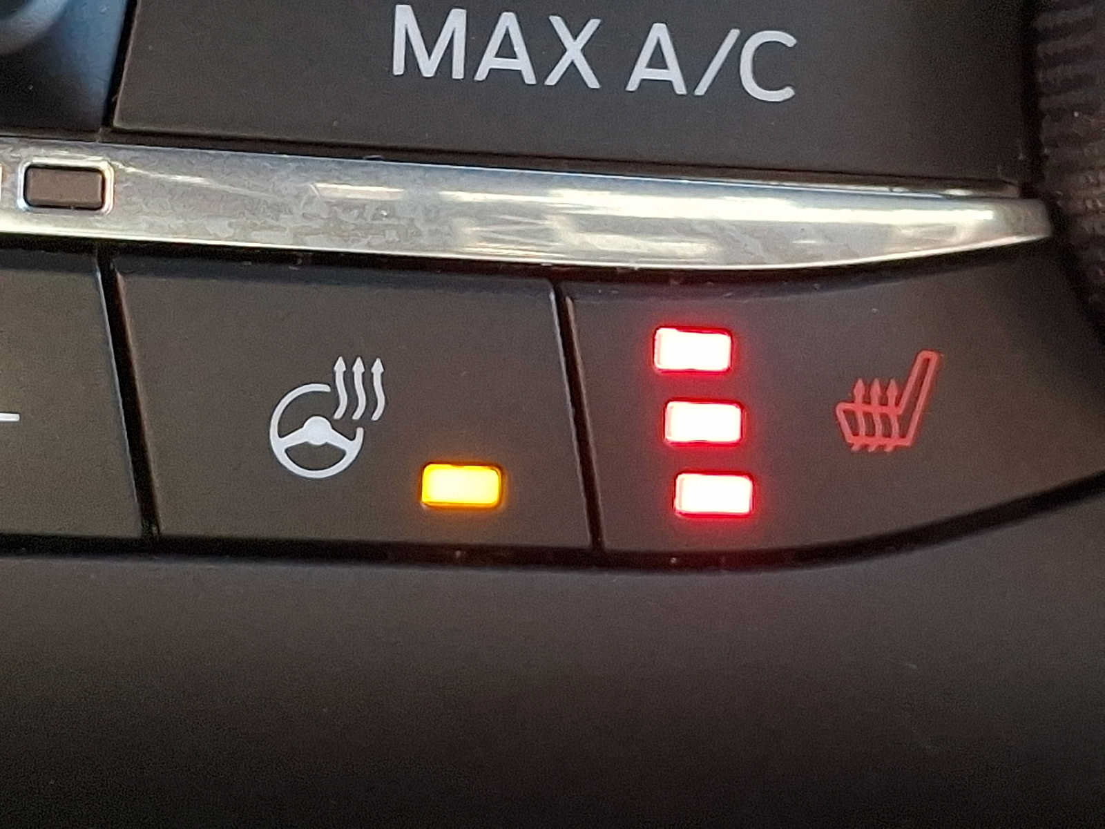 Certified 2025 Ford Escape ST-Line Select AWD/4WD image 23