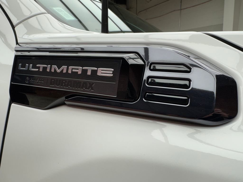Used 2024 GMC Sierra 2500 Denali Ultimate AWD/4WD image 7