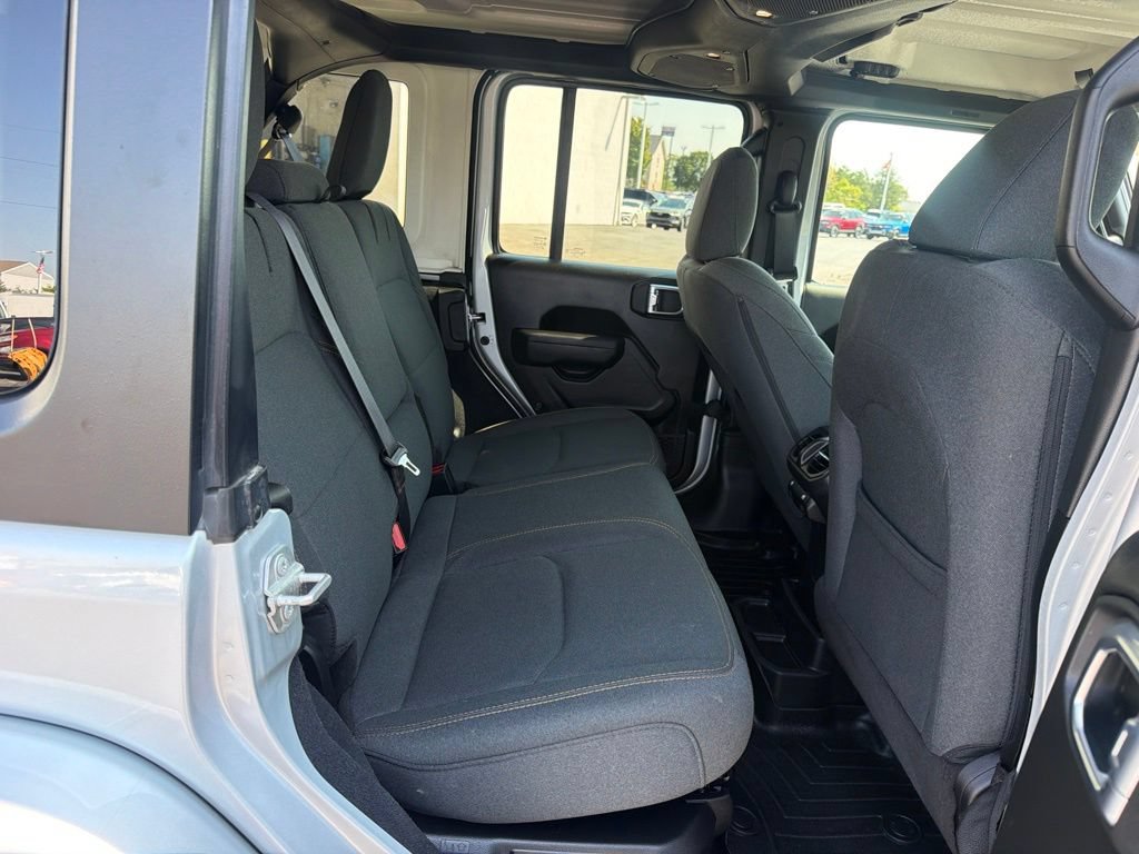 Used 2024 Jeep Wrangler Unlimited w/ Convenience Group AWD/4WD image 47