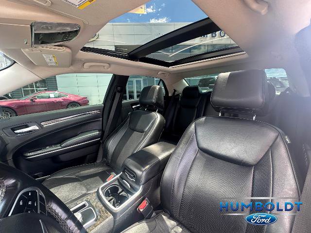 Used 2019 Chrysler 300 Limited AWD/4WD image 15