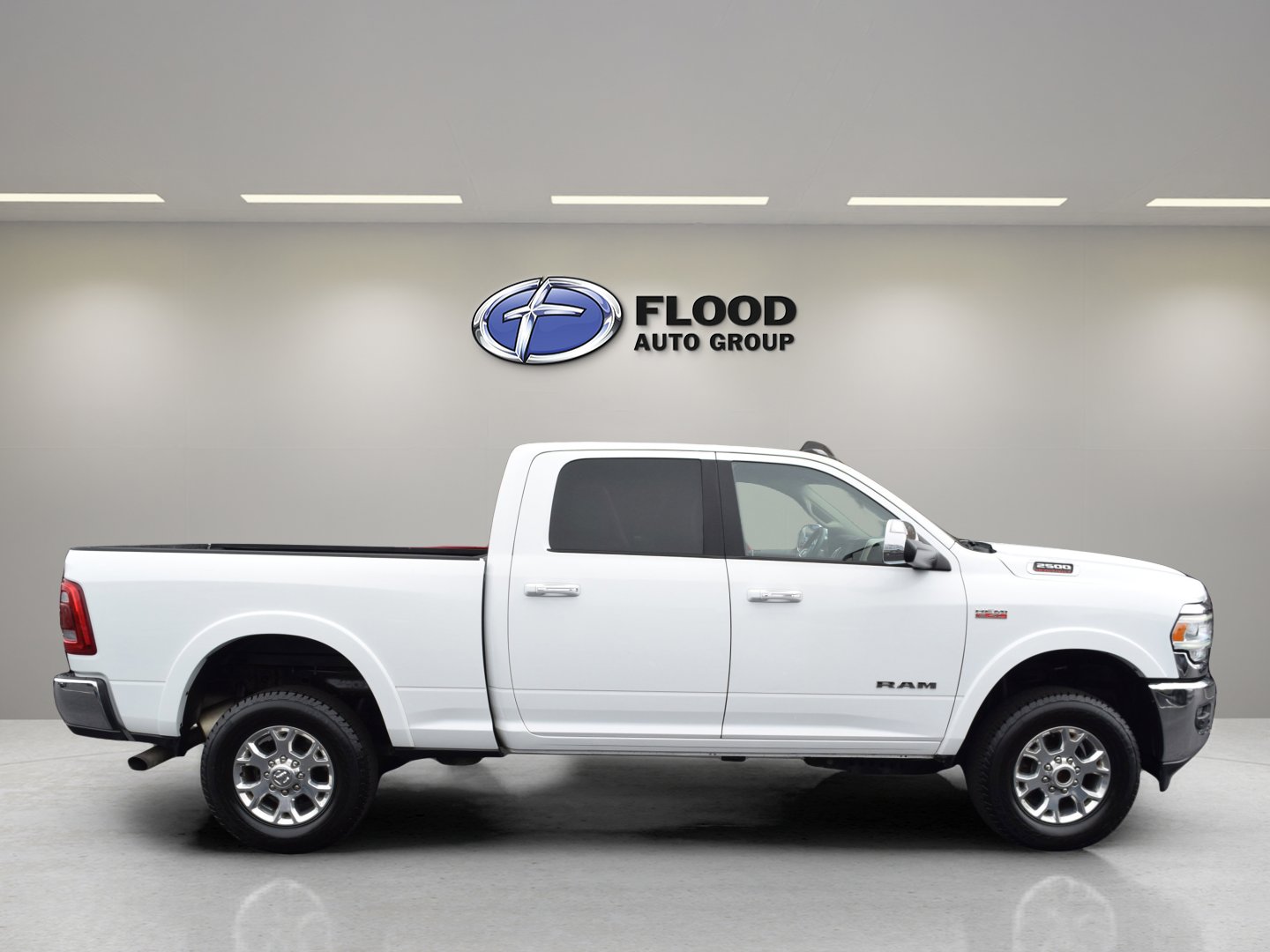 Used 2022 RAM 2500 Laramie w/ Snow Chief Group AWD/4WD image 3