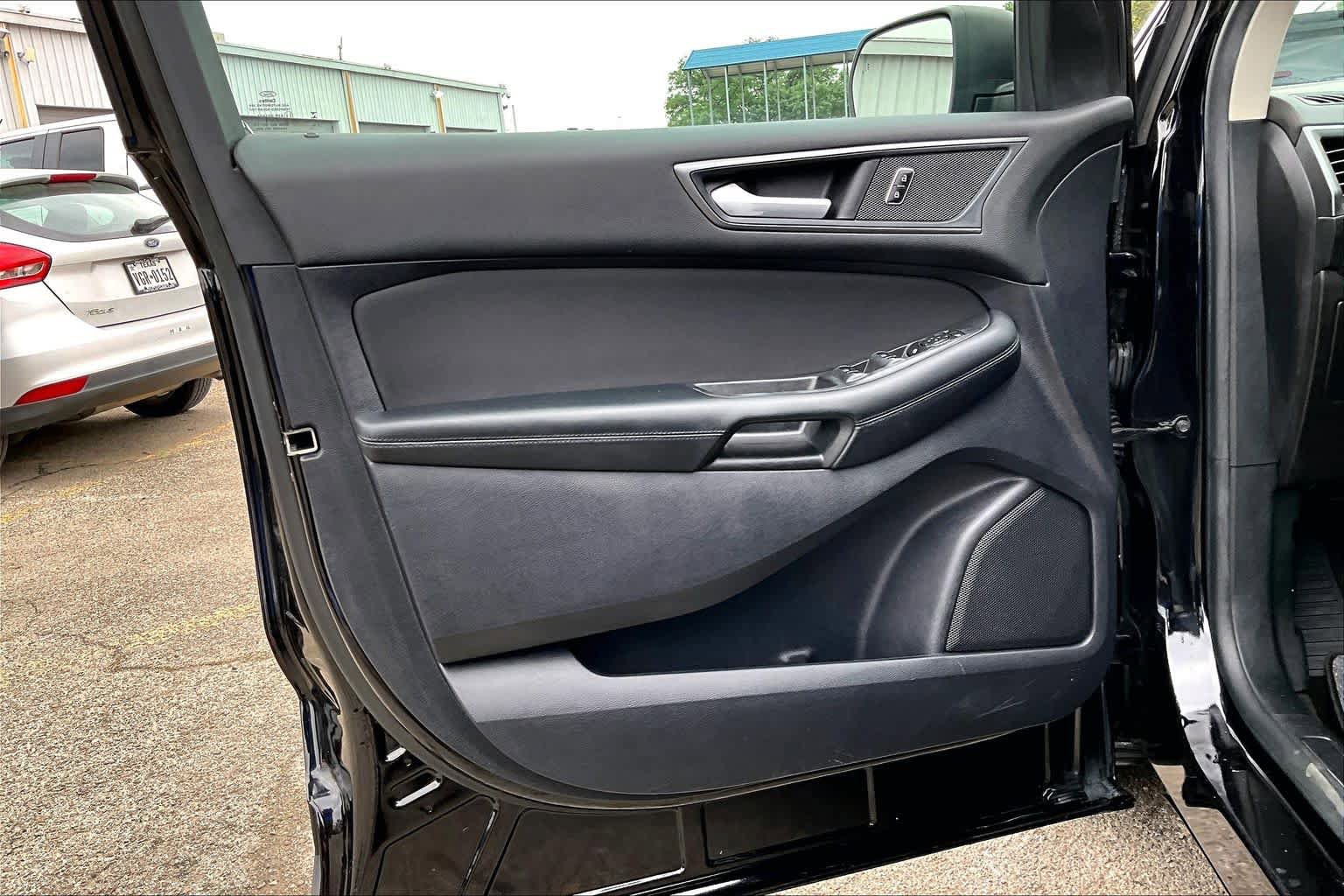Certified 2019 Ford Edge SE FWD image 22