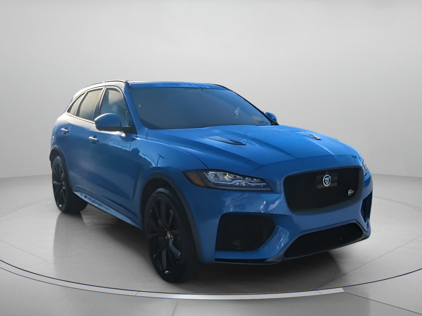 Used 2020 Jaguar F-PACE SVR image 28