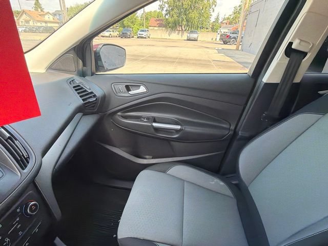 Certified 2018 Ford Escape SE w/ SE Sync 3 Package FWD image 30