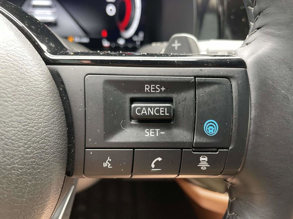 Used 2024 Nissan Pathfinder Platinum w/ Cargo Package AWD/4WD image 26