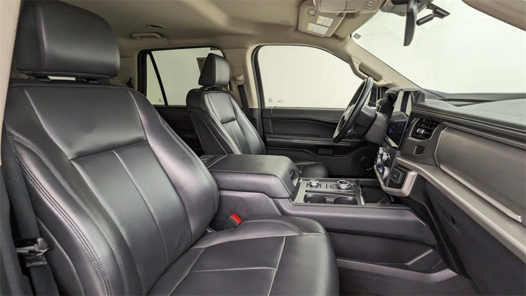 Certified 2024 Ford Expedition XLT image 42