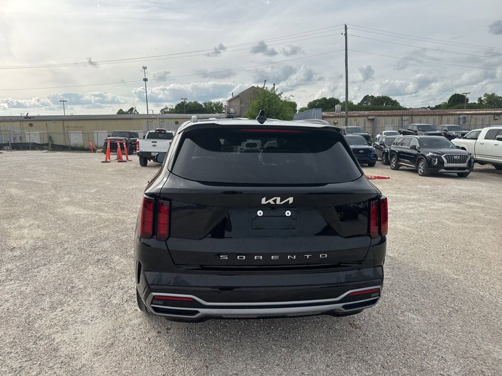 Used 2022 Kia Sorento S FWD image 12