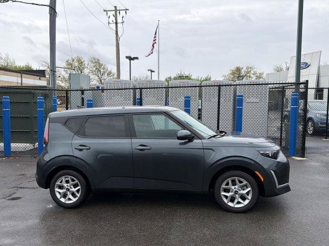 Used 2025 Kia Soul LX w/ LX Technology Package FWD image 5