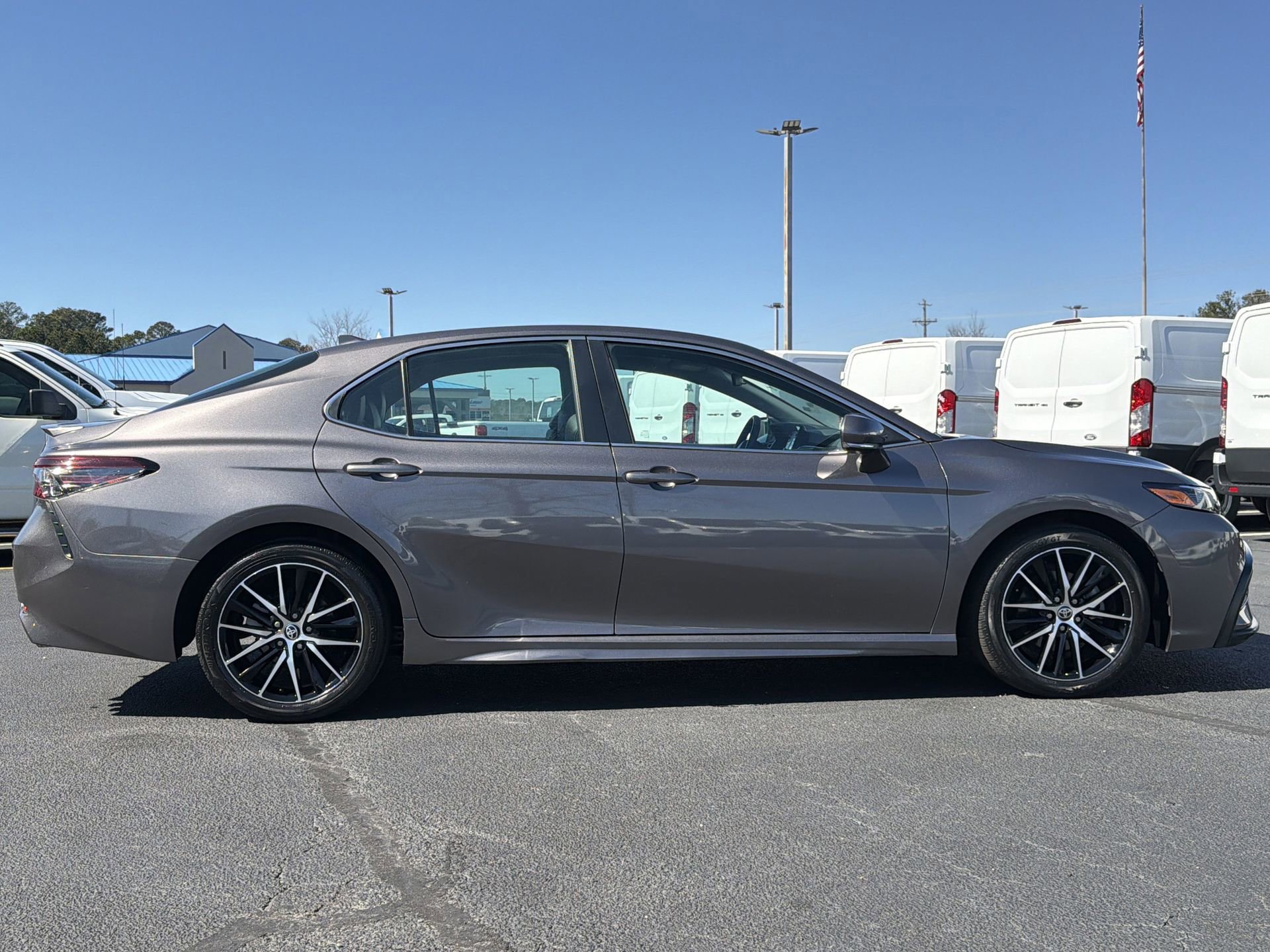 Used 2022 Toyota Camry SE image 26