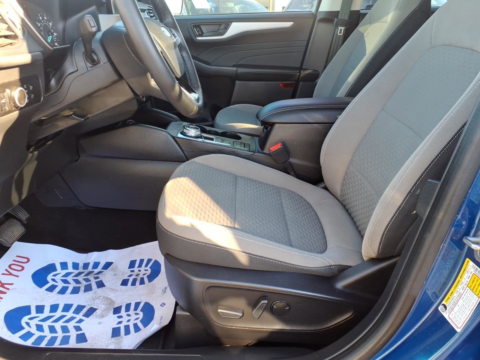 Certified 2022 Ford Escape SE w/ SE Sport Appearance Package image 22