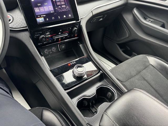 Used 2024 Jeep Grand Cherokee Altitude image 19