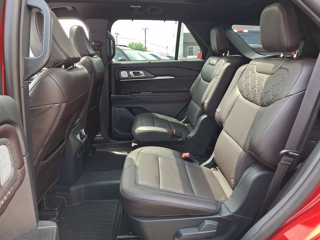 Certified 2025 Ford Explorer Platinum w/ LUX Leather Package AWD/4WD image 10