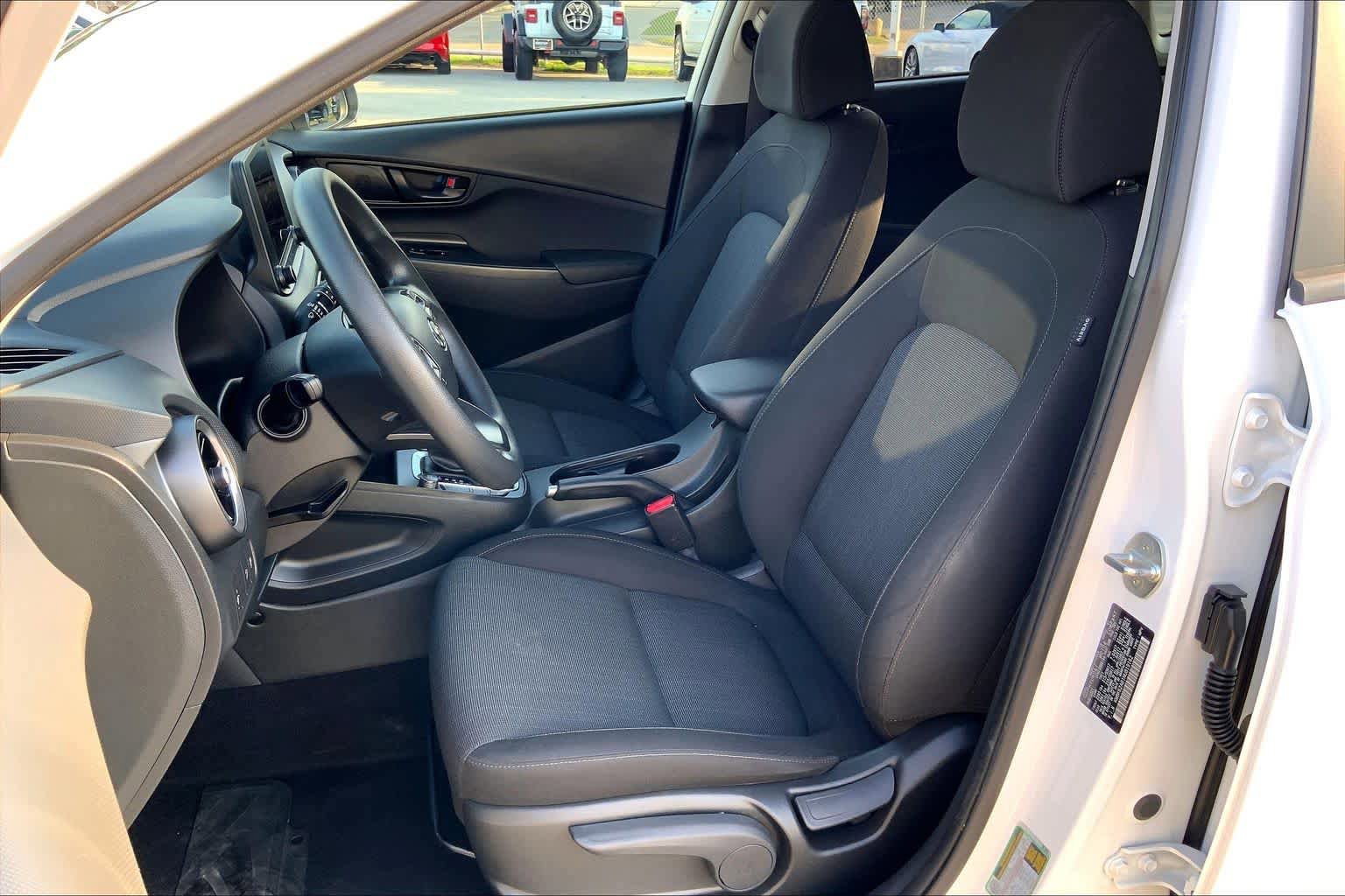 Used 2022 Hyundai Kona SEL FWD image 8