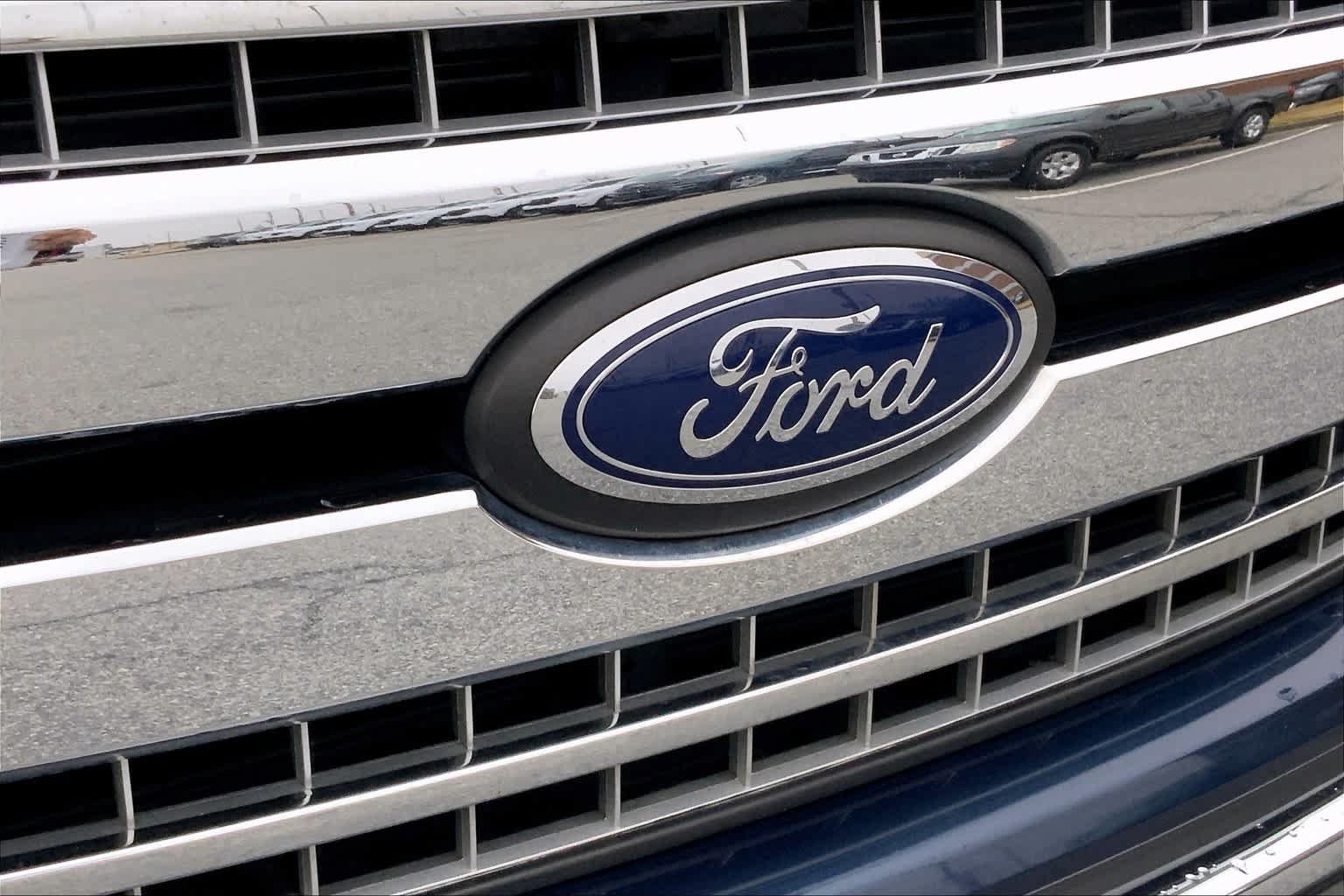 Certified 2019 Ford F150 XLT w/ Equipment Group 301A Mid RWD image 32