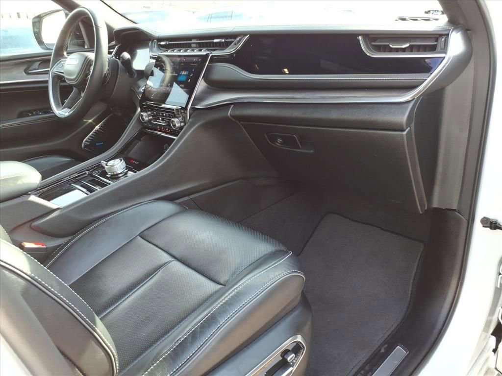 Used 2022 Jeep Grand Cherokee Overland w/ Luxury Tech Group IV image 9