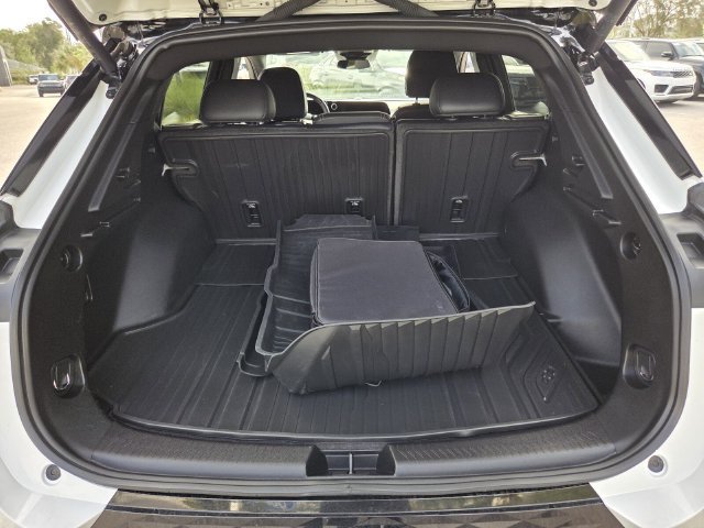 Used 2024 Chevrolet Equinox EV RS w/ Active Safety Package 3 FWD image 17