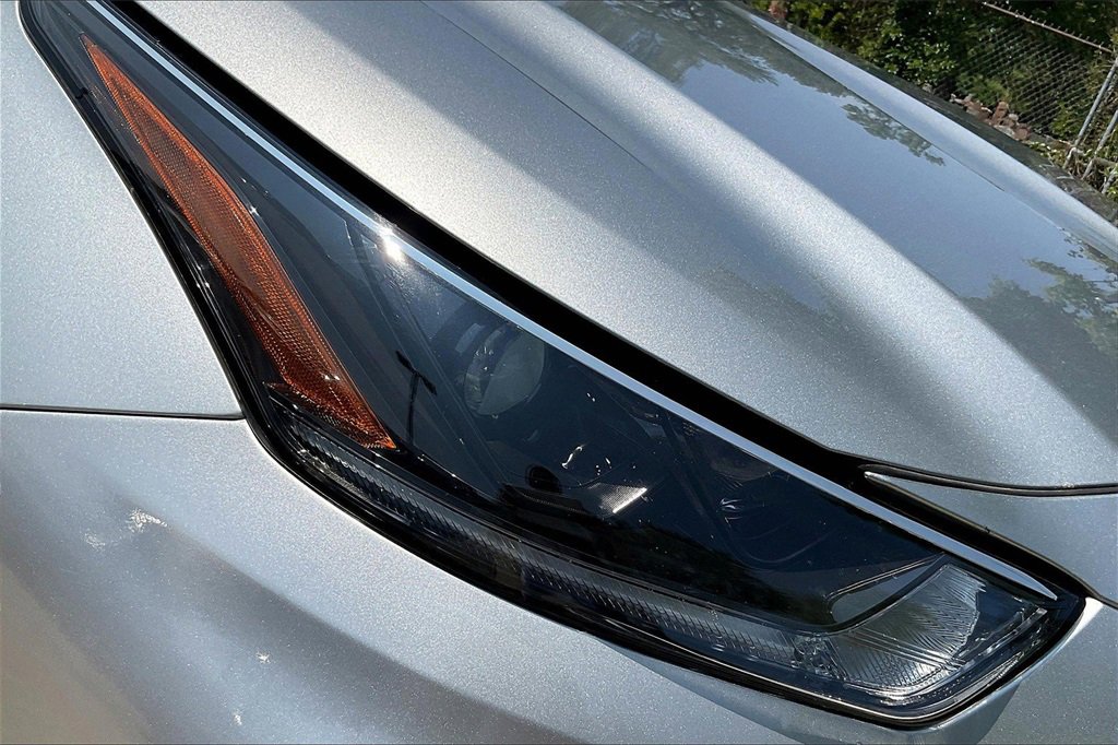 Used 2021 Toyota Highlander LE image 29