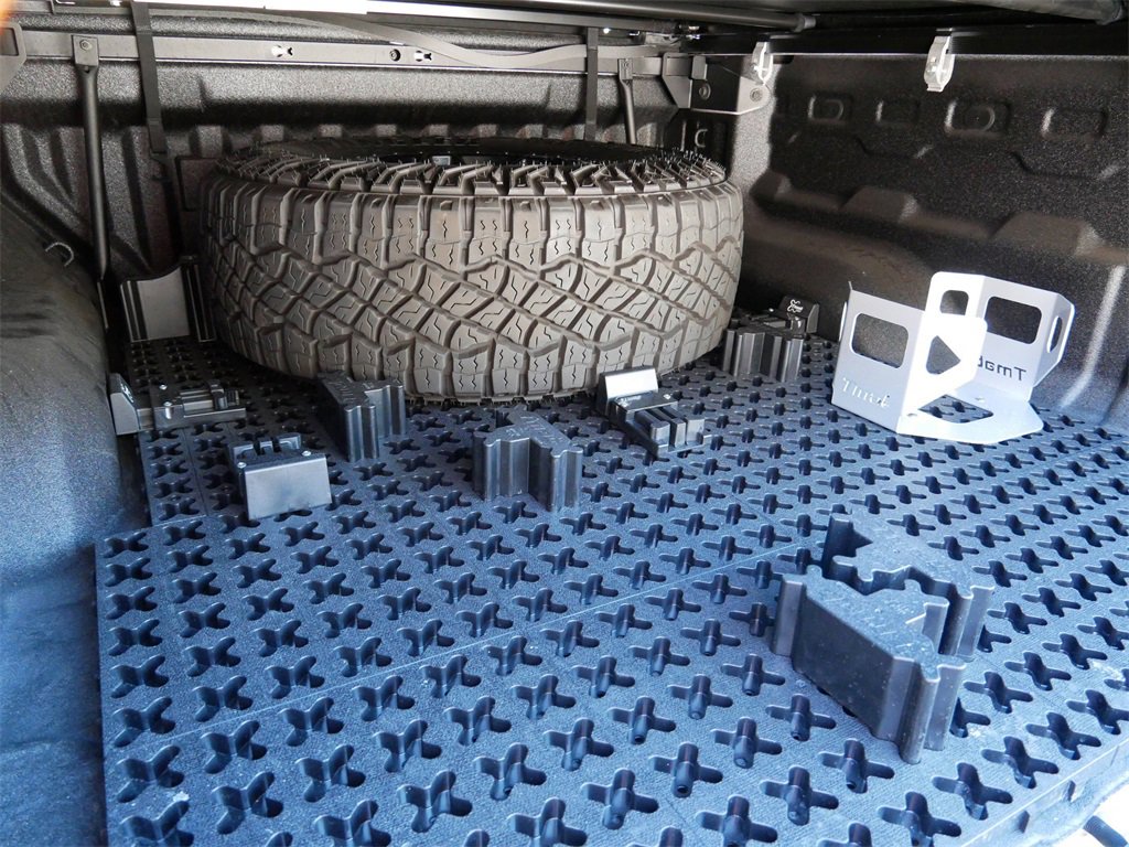 Used 2024 Chevrolet Colorado ZR2 w/ ZR2 Bison Edition image 11